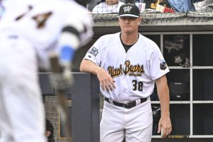 Former MLB pitcher, area native David Carpenter in his first season as Black Bears manager